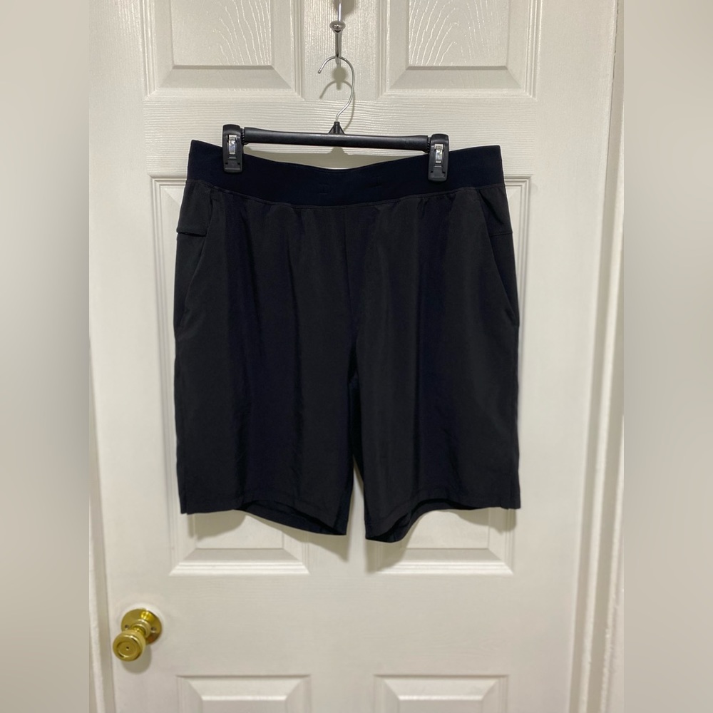 Lululemon Men’s Black Gym Shorts Size XL